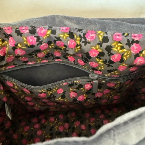 Vera Bradley Quilted Gray Velour/Velvet Drawstring Backpack Bag - Picture 8 of 13